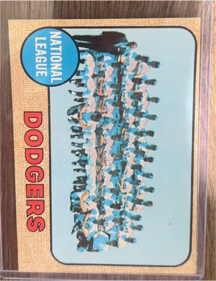 1968 Topps #168 Los Angeles Dodgers Team — front