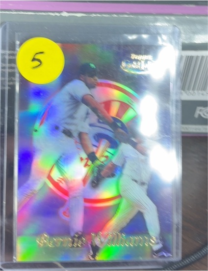 1999 Topps Finest #30 Bernie Williams — front