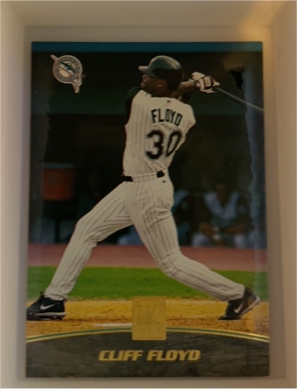 2001 Topps #495 Cliff Floyd — front
