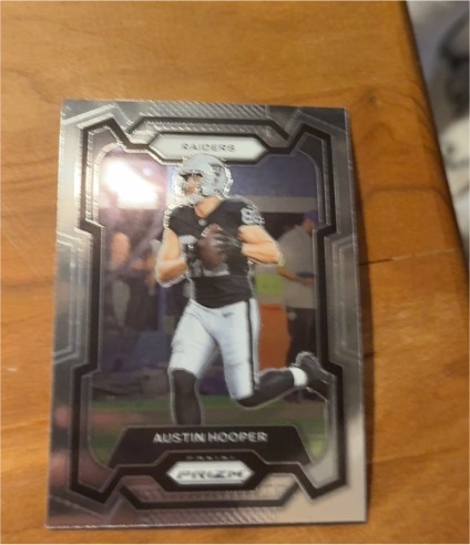 2023 Panini Prizm #172 Austin Hooper — front