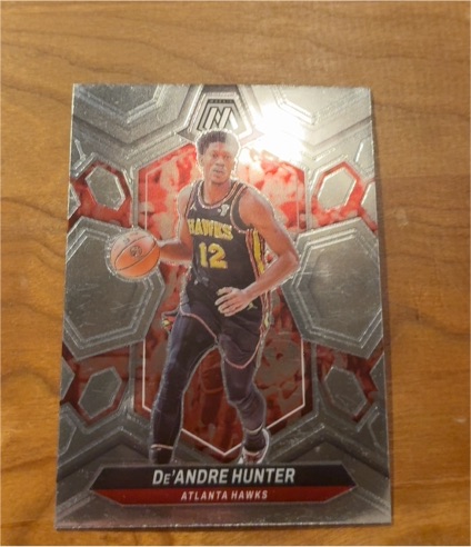 2023-24 Panini Mosaic #16 De'Andre Hunter — front