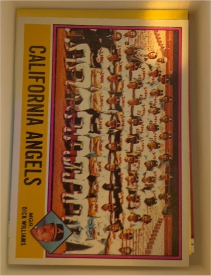 1976 Topps #304 California Angels Team — front