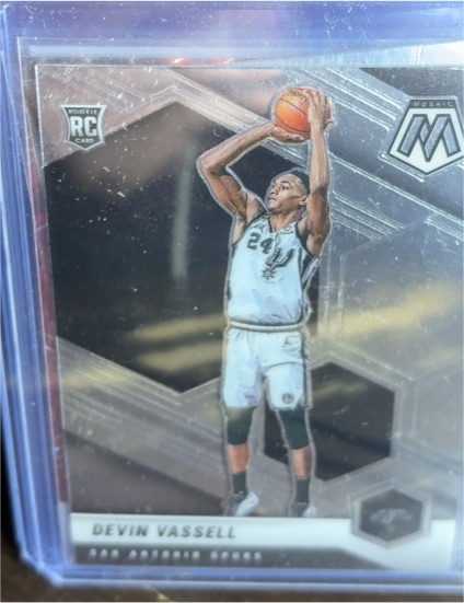 2020-21 Panini Mosaic #221 Devin Vassell Rookie Card — front