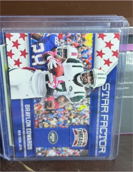 2011 Panini Threads #2 Braylon Edwards Star Factor — front