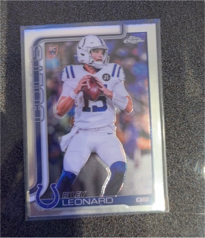 2025 Topps Chrome #318 Riley Leonard — front