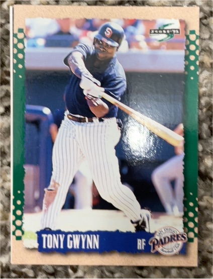 1995 Score #28 Tony Gwynn — front