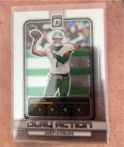 2025 Panini Donruss Optic #17 Justin Fields — front