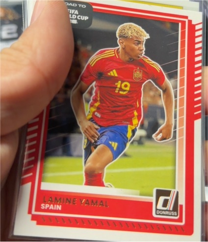2025 Donruss Road to FIFA World Cup #10 Lamine Yamal — front