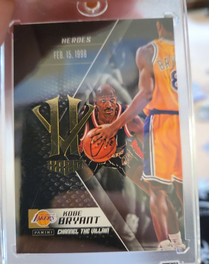 2015-16 Panini HeroVillain #3 Channel the Villain Kobe Bryant — front