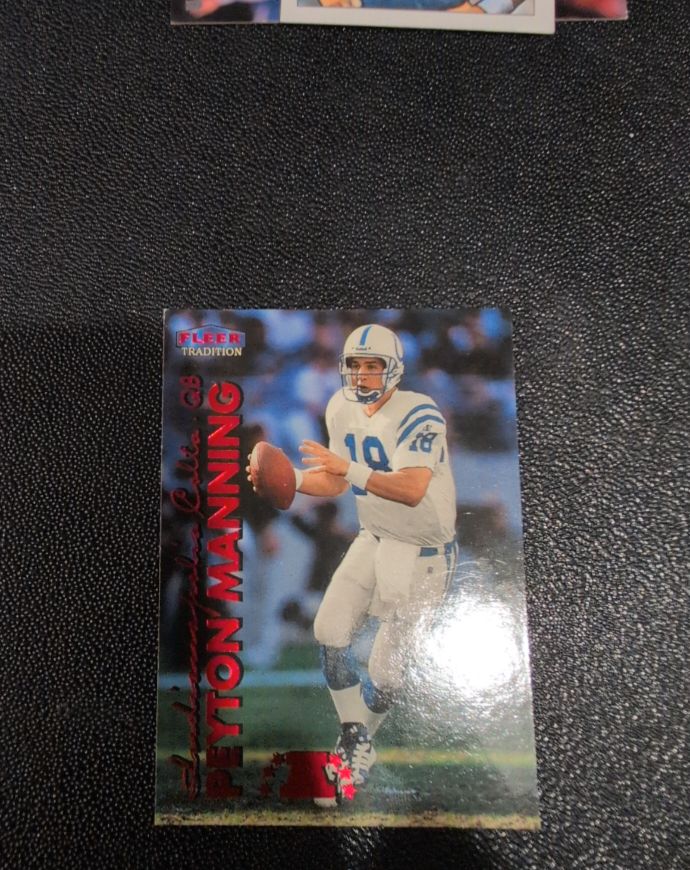 1999 Fleer Tradition #2 Peyton Manning — front