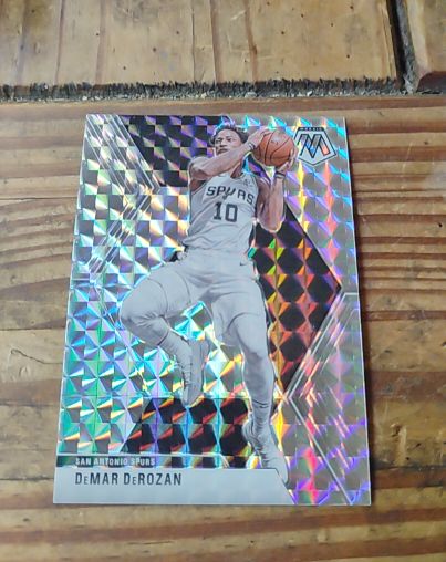 2019-20 Panini Mosaic #184 DeMar DeRozan — front