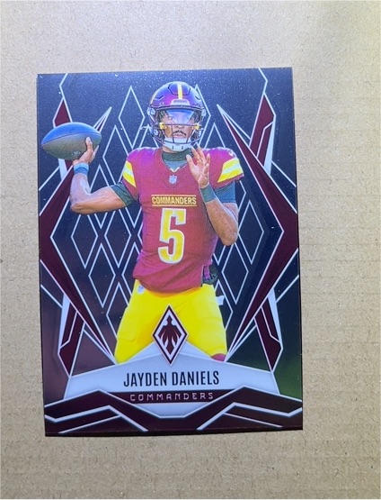 2025 Panini Phoenix #8 Jayden Daniels — front