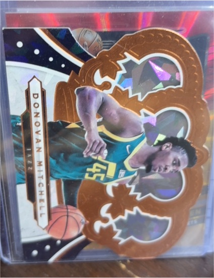 2021-22 Panini Crown Royale #28 Donovan Mitchell — front