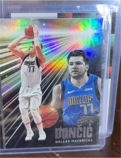 2020-21 Panini Chronicles Essentials #228 Luka Doncic — front