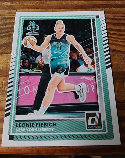2025 Donruss WNBA #7 Leonie Fiebich — front