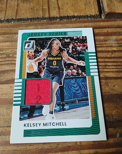 2025 Donruss WNBA Jersey Series #28 Kelsey Mitchell — front