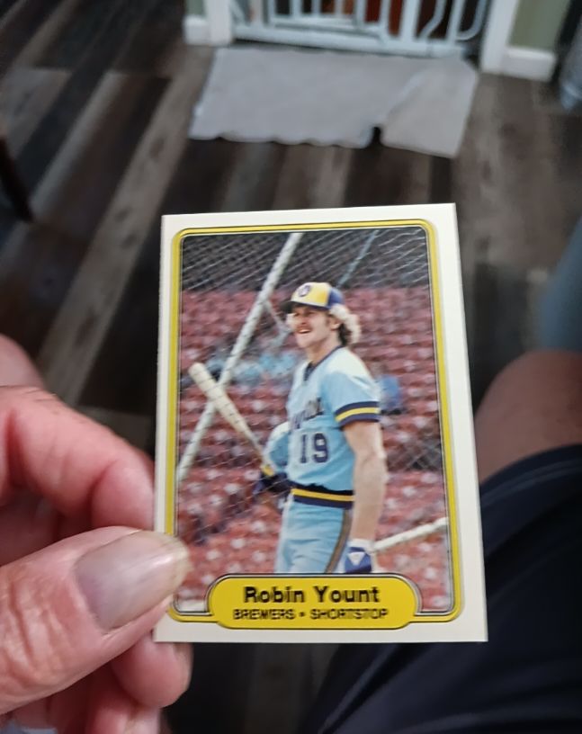 1982 Fleer #155 Robin Yount — front