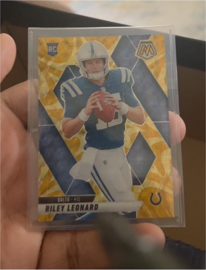 2025 Panini Mosaic #372 Riley Leonard — front
