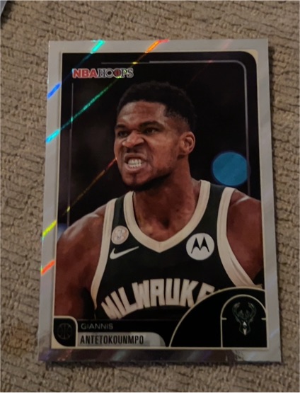 2025-26 Topps NBA Hoops #165 Giannis Antetokounmpo — front