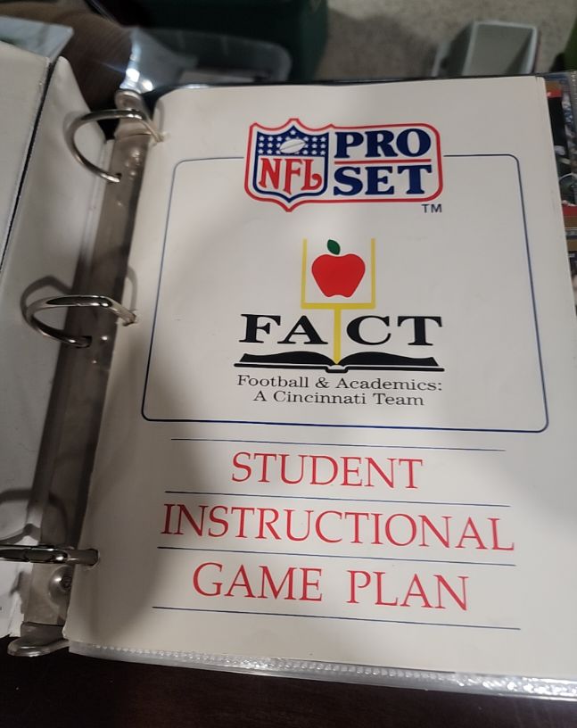 1990 Pro Set NFL FACT Football & Academics Student Instructional Game Plan — front