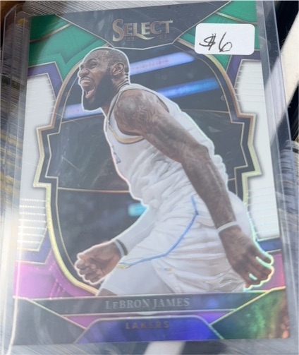 2022-23 Panini Select #26 LeBron James — front