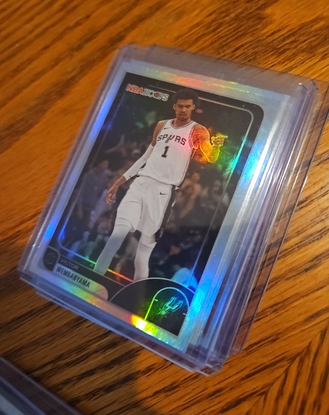 2025-26 Topps NBA Hoops #30 Victor Wembanyama — front