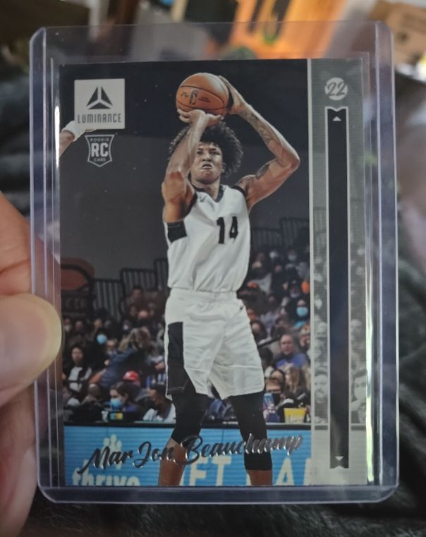 2022-23 Panini Chronicles Draft Picks Luminance #19 MarJon Beauchamp RC — front