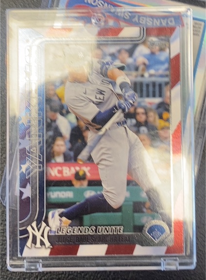 2025 Topps Update #US86 Aaron Judge Legends Unite — front
