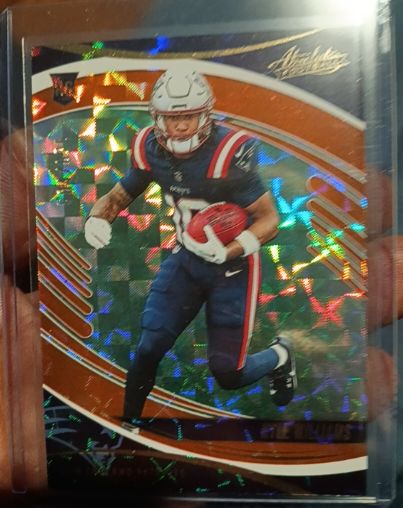 2025 Panini Absolute #3 Justin Fields — front