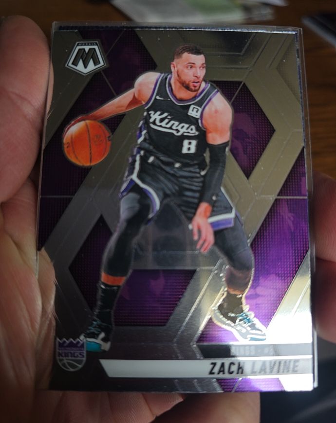 2024-25 Panini Mosaic #44 Zach LaVine — front