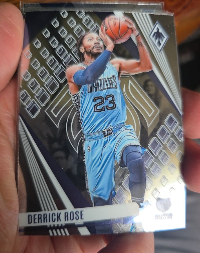 2023-24 Panini Phoenix #31 Derrick Rose — front