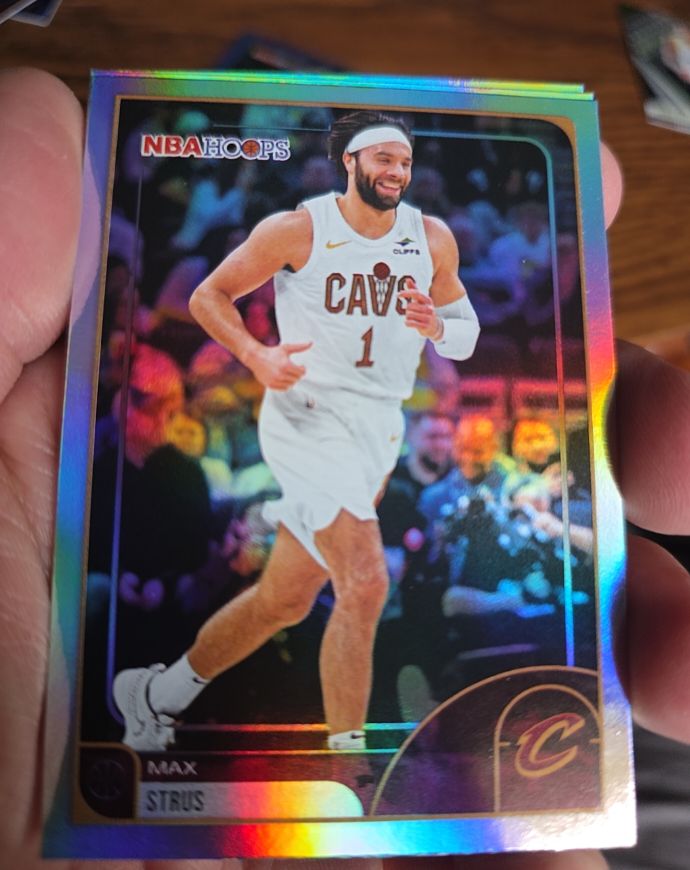 2025-26 Topps NBA Hoops #27 Max Strus — front