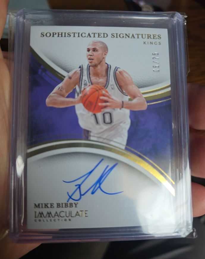 2024-25 Panini Immaculate Collection Sophisticated Signatures #SPS-MBB Mike Bibby — front