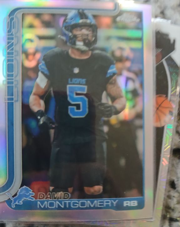 2025 Topps Chrome #103 David Montgomery — front