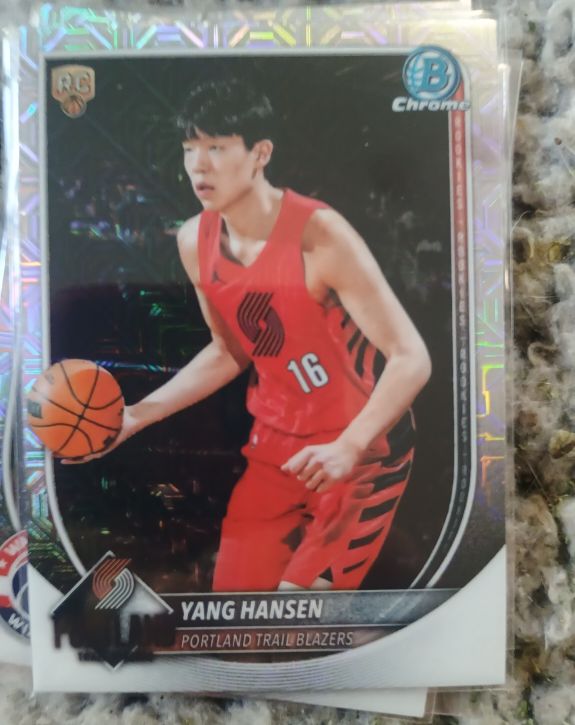 2025-26 Bowman Chrome #BCV-16 Yang Hansen — front