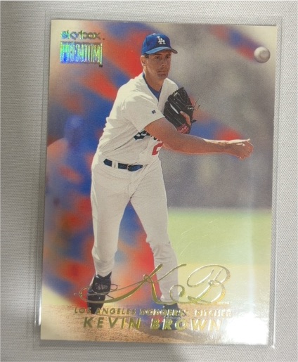 1999 Skybox Premium #211 Kevin Brown — front
