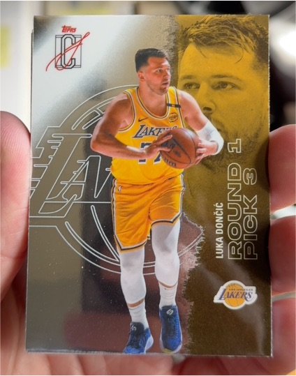 2026 Topps Signature Class #83 Luka Dončić — front
