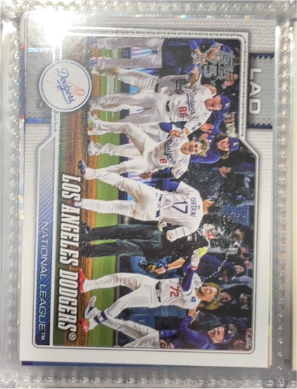 2026 Topps Series 1 #256 Los Angeles Dodgers Team Card — front