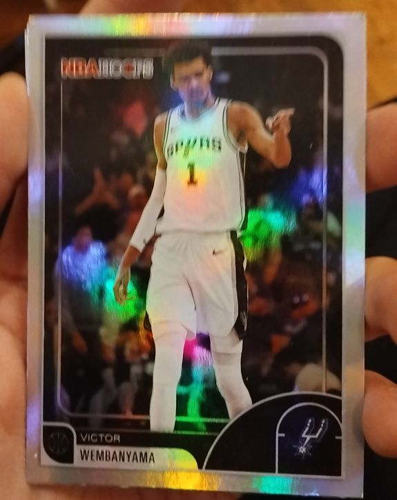 2025-26 Topps NBA Hoops #30 Victor Wembanyama — front