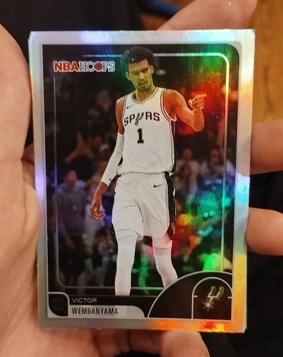 2025-26 Topps NBA Hoops #30 Victor Wembanyama — front