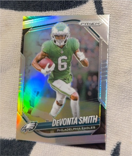 2025 Panini Prizm #70 DeVonta Smith — front