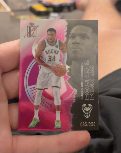 2025 Topps Signature Class #15 Giannis Antetokounmpo Round 1 Pick — front