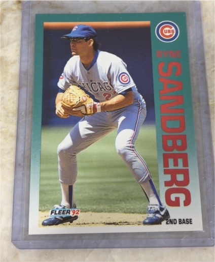 1992 Fleer #389 Ryne Sandberg — front