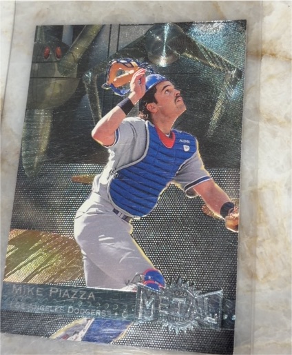 1996 Fleer Metal Universe #187 Mike Piazza — front
