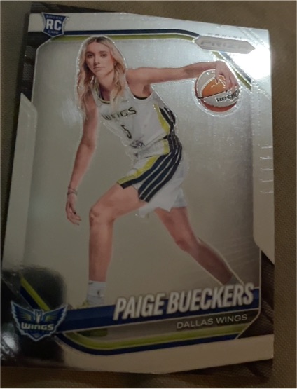 2025 Panini Prizm WNBA #147 Paige Bueckers — front