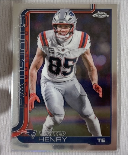 2025 Topps Chrome #209 Hunter Henry — front