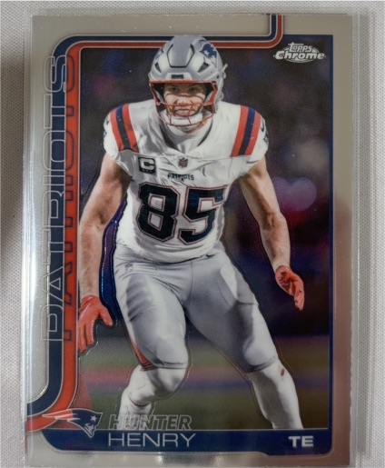 2025 Topps Chrome #209 Hunter Henry — front
