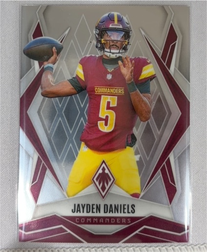 2025 Panini Phoenix #8 Jayden Daniels — front