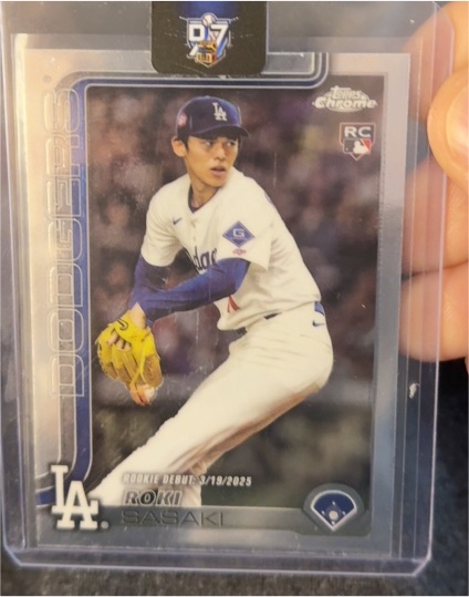 2025 Topps Chrome Update #USC73 Roki Sasaki Rookie Debut — front