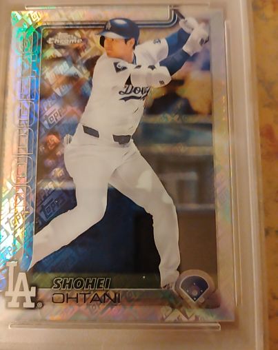 2025 Topps Chrome #1 Shohei Ohtani — front